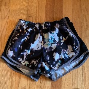 Nike women’s shorts